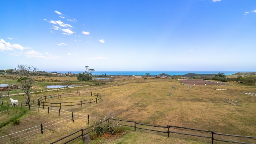 5 Bedroom Property for Sale in Sunrise On Sea Eastern Cape